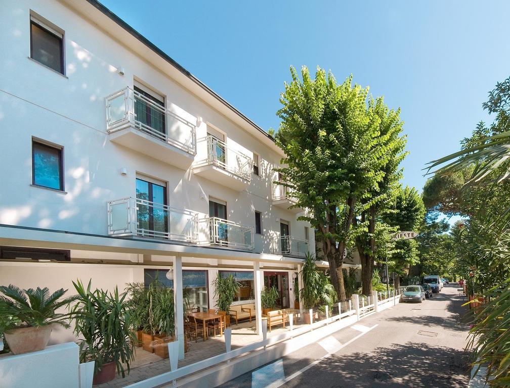 Hotel Trieste チェルヴィア エクステリア 写真