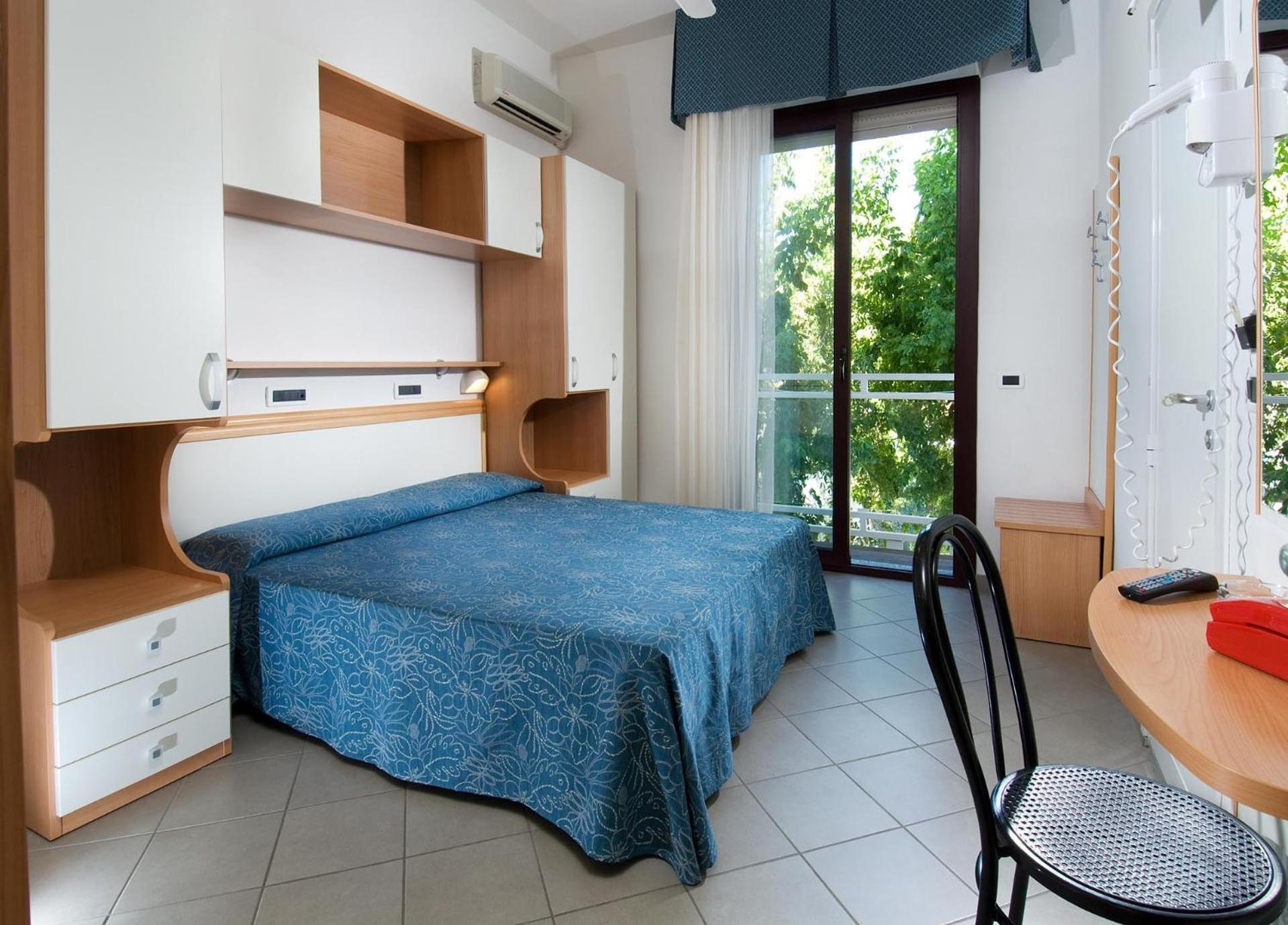 Hotel Trieste チェルヴィア エクステリア 写真